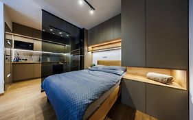 Hyaton Suite Residence- City Centre, Free Parking By Staynest